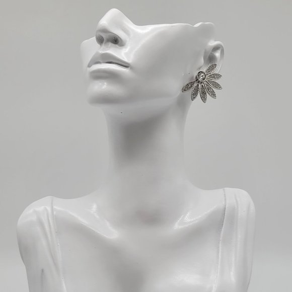 Burberry Mismatch Crystal Floral Dangle and Stud Set, Signed, NWT and Dust Bag - Picture 9 of 11